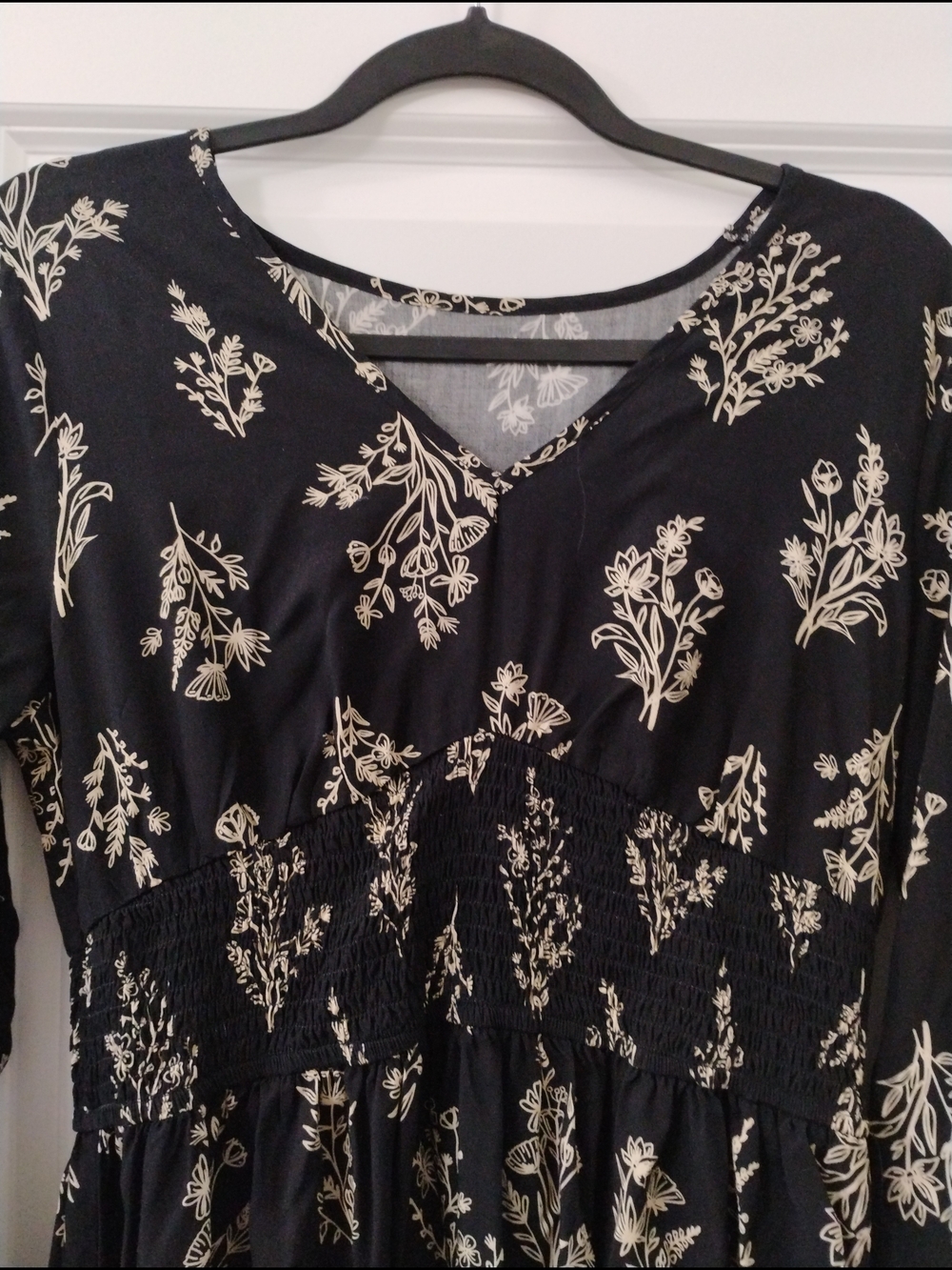 Cupshe Black Floral Long Sleeve Maxi Dress Smocked V-Neck Boho Size Medium - Picture 3 of 7